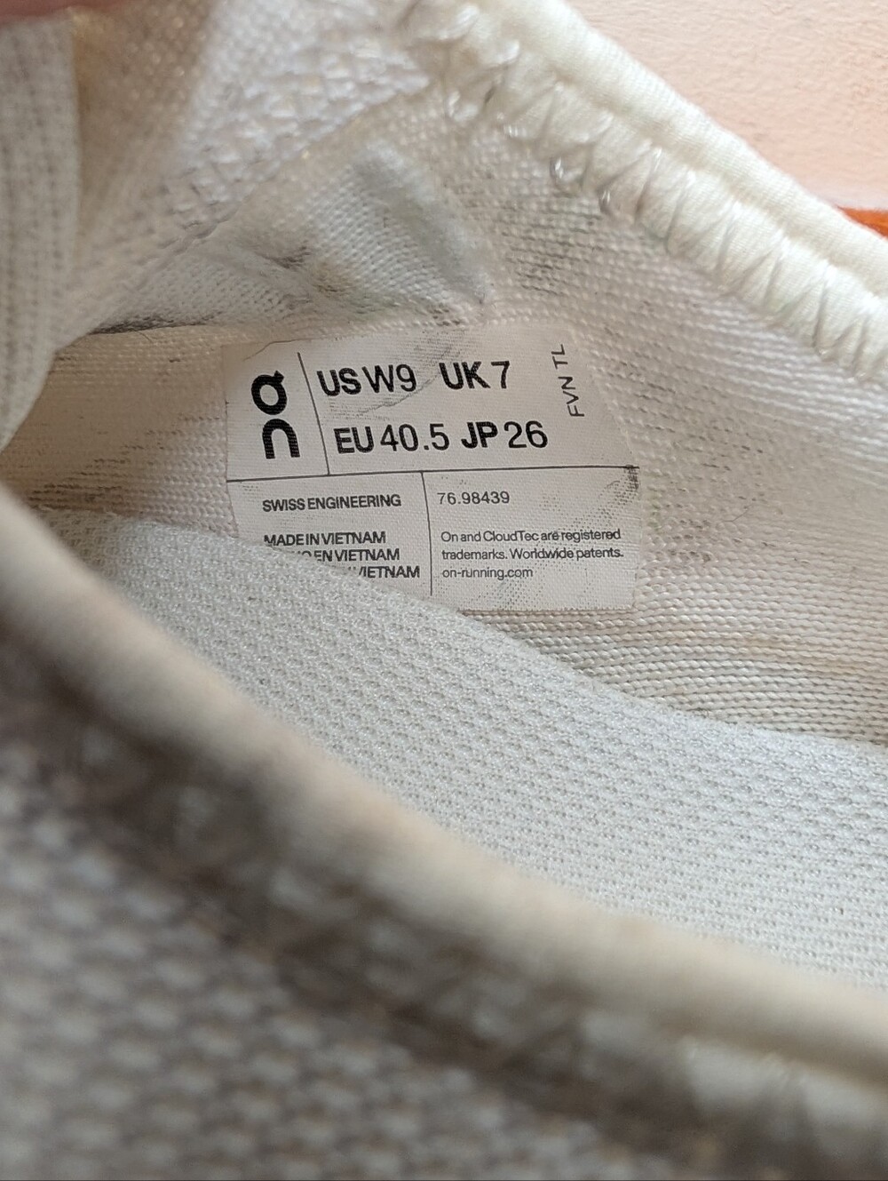 On Cloudeasy Womens 9 White Slip-On Running Shoes CloudTec Sneakers W9 - Picture 6 of 6